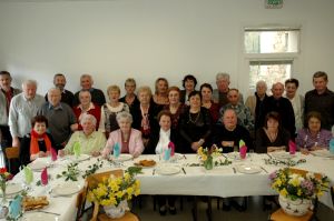 Les convives se sont retrouvs autour d'une table bien dcore.