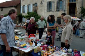 Vide-grenier : on vend de tout