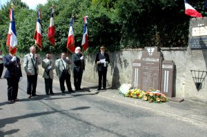 Lors de l'hommage rendu par le prfet Francis Lamy.