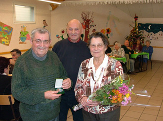 Mdaille de la commune pour Maurice Gillot ancien Maire