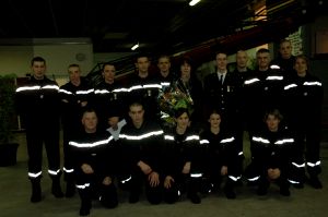 Christiane Mathenet (6e en partant de la gauche, debout) a t dcor lors de la crmonie des voeux organise  la caserne des pompiers de Vesoul.